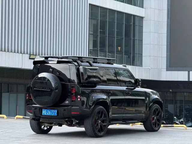 Land Rover Defender — Фото автомобиля 7