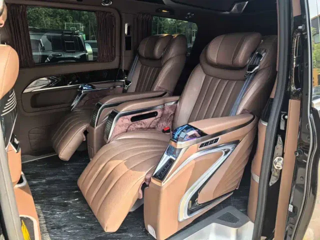 Mercedes-Benz Mercedes-Benz V-Class 2022 V 260 L Long Wheelbase Luxury Edition — Фото автомобиля 11