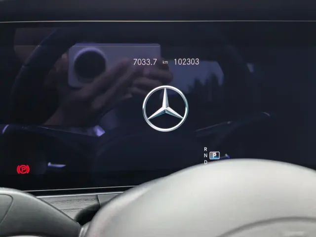 Mercedes-Benz E-Class — Фото автомобиля 5