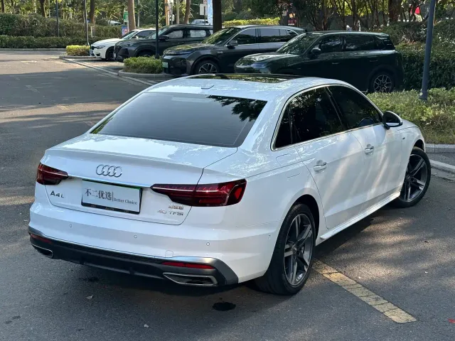Audi Audi A4L 2022 40 TFSI Luxury Dynamic — Фото автомобиля 8