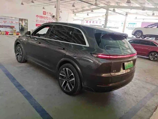 Li Auto L7 — Фото автомобиля 6