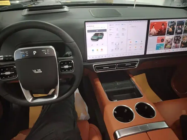 Li Auto L8 — Фото автомобиля 9