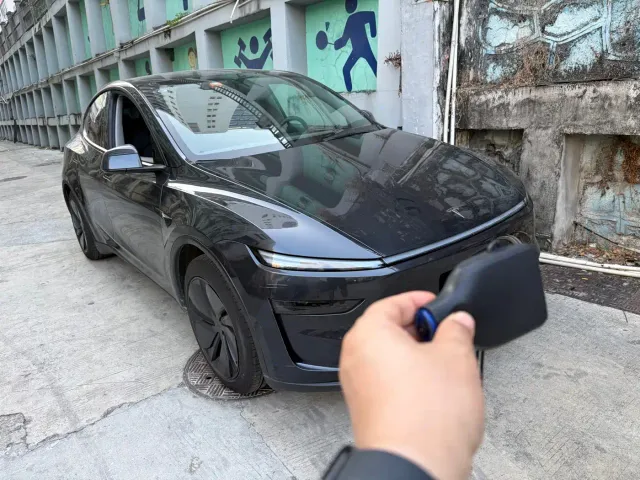 Tesla Model Y — Фото автомобиля 3