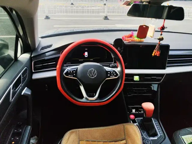 Volkswagen Tiguan L — Фото автомобиля 15