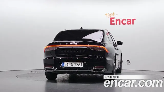 Hyundai Grandeur (New) Hybrid — Фото автомобиля 4