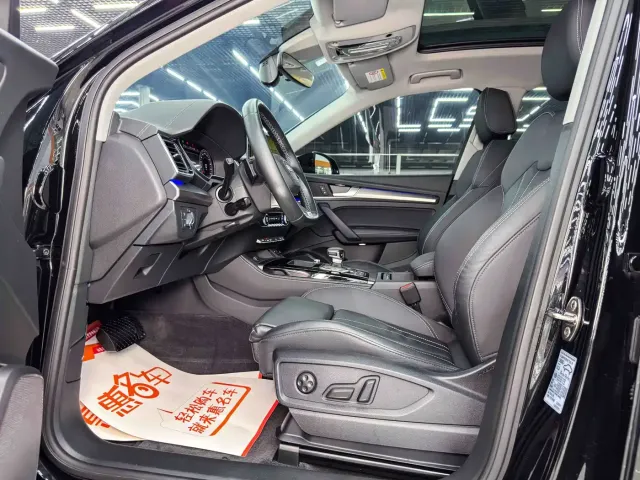 Audi Q5L — Фото автомобиля 10
