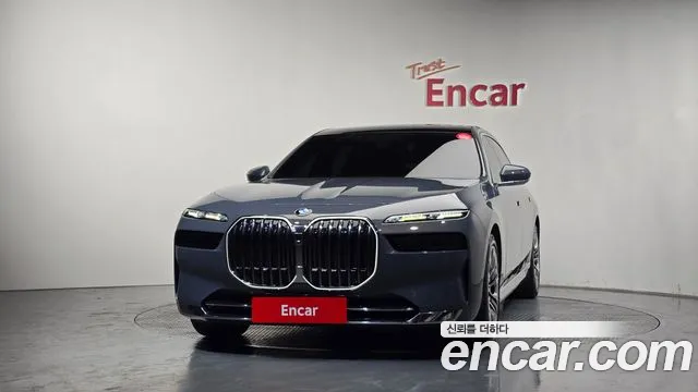 BMW 7-Series 7 серия (G70) 740i sDrive Design Pure Excellence — Фото автомобиля 2