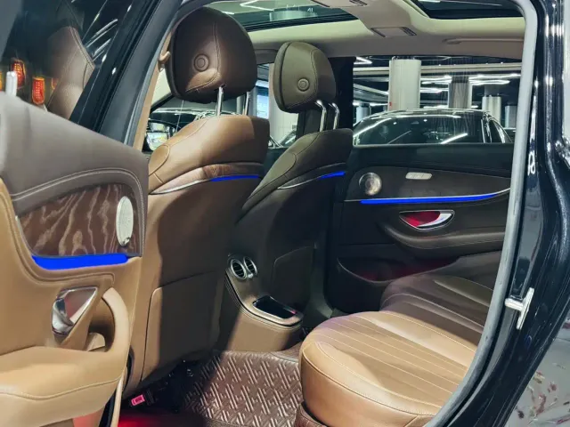 Mercedes-Benz E-Class — Фото автомобиля 6