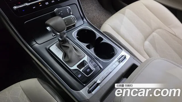 Kia Canival Carnival 4 поколение Дизель 9 мест Prestige — Фото автомобиля 9