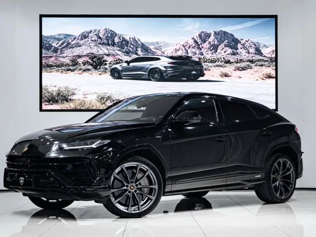 Фотография автомобиля — Lamborghini Urus
