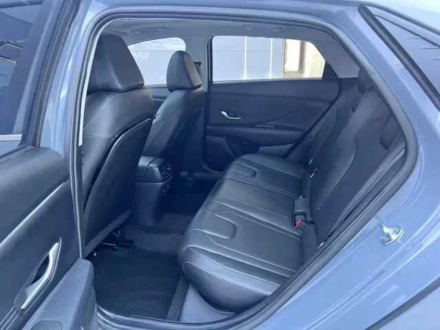 Hyundai Elantra — Фото автомобиля 13