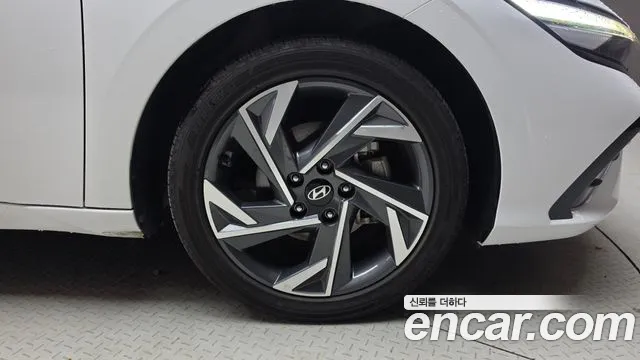 Hyundai Avante CN7 — Фото автомобиля 6