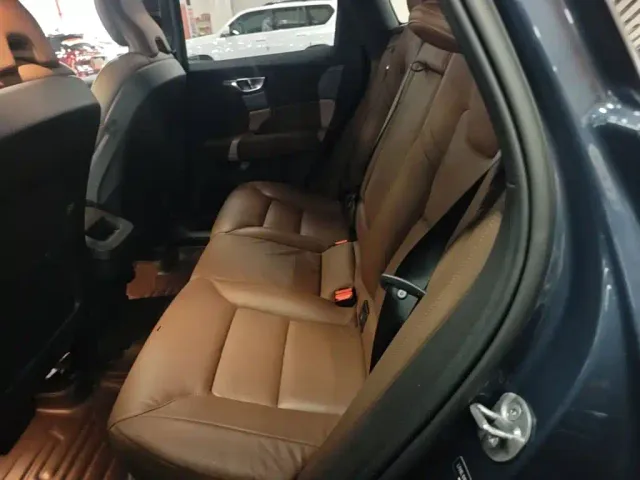 Volvo XC60 — Фото автомобиля 16