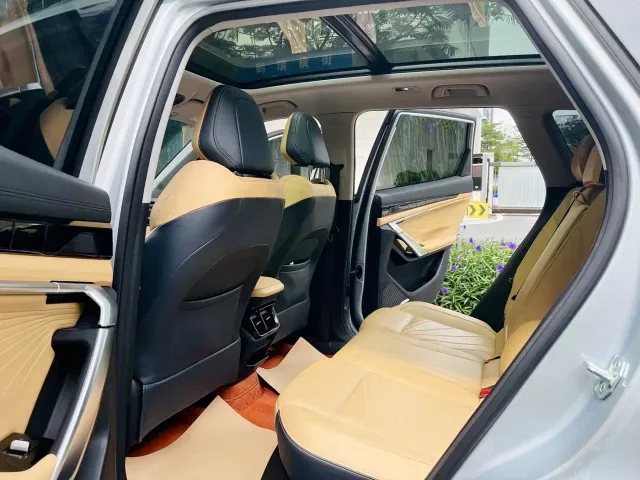 Geely Boyue L — Фото автомобиля 11