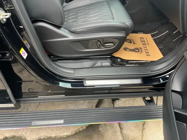 GAC Trumpchi GS8 — Фото автомобиля 24