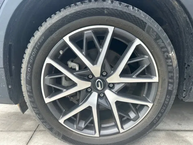 GAC Trumpchi GS8 — Фото автомобиля 17