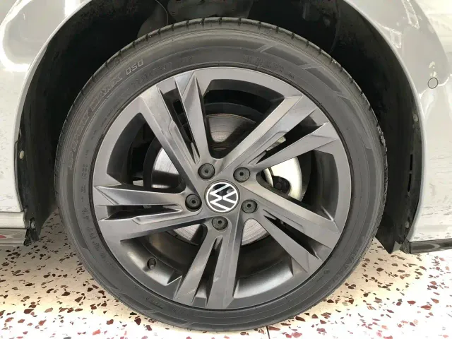 Volkswagen Golf 2023 Facelift 280TSI DSG R-Line Lite — Фото автомобиля 16