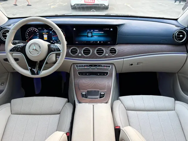 Mercedes-Benz E-Class — Фото автомобиля 9
