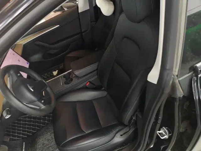 Tesla Model 3 — Фото автомобиля 14