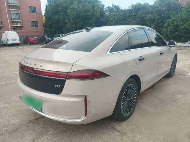 Roewe M7 DMH — Фото автомобиля 6