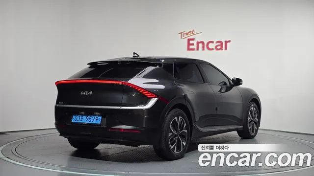 Kia EV6 — Фото автомобиля 2
