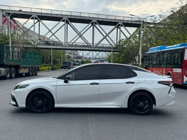 Toyota Camry — Фото автомобиля 3