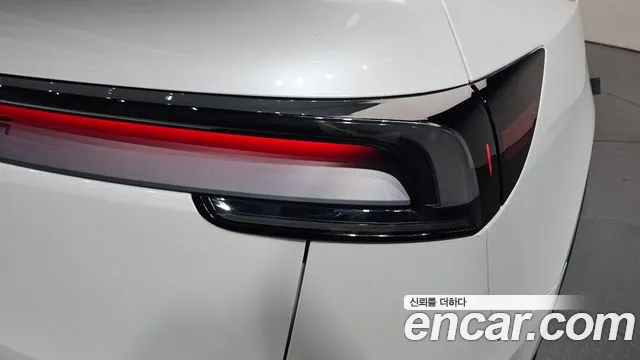 Tesla Model Y — Фото автомобиля 20