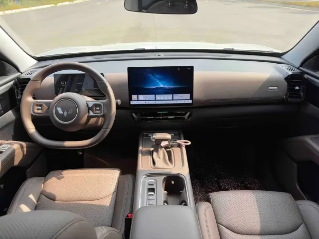 Wuling Motors Starlight 560 2025 Model Gasoline Version 5-seater — Фото автомобиля 8