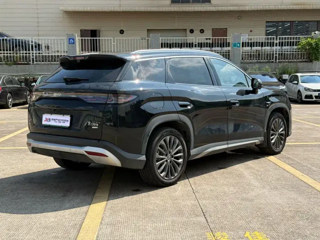 BYD Song Ultra — Фото автомобиля 15