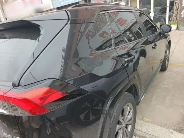 Toyota RAV4 — Фото автомобиля 6