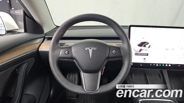 Tesla Model 3 — Фото автомобиля 20