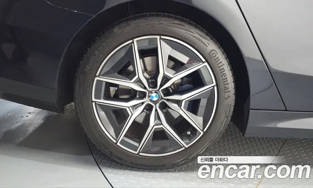 BMW 5 Series G60 — Фото автомобиля 5