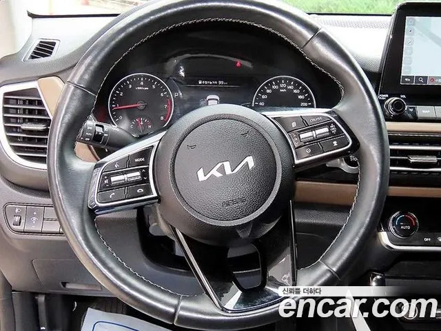Kia Seltos — Фото автомобиля 8