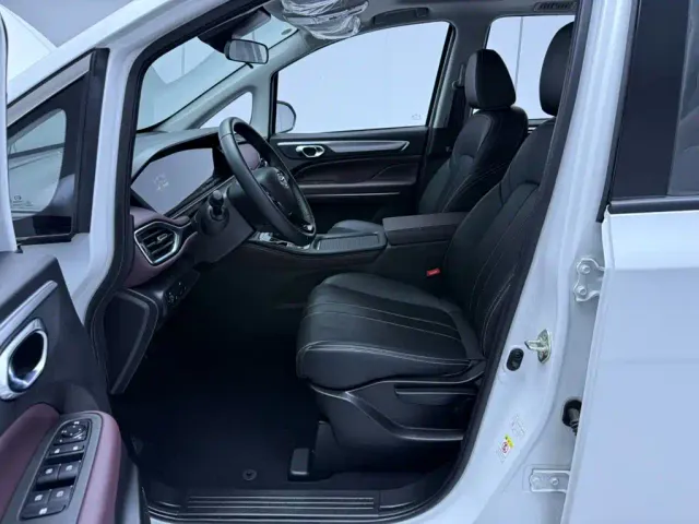 GAC Trumpchi M6 — Фото автомобиля 16