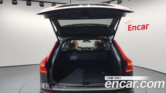 Вольво XC60 — Фото автомобиля 20