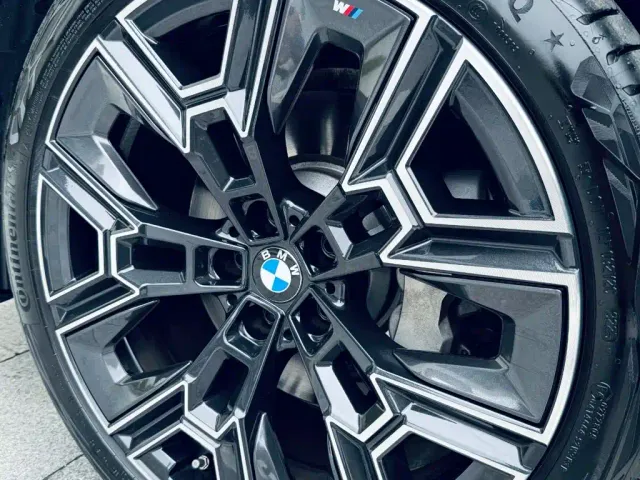 BMW 5 Series — Фото автомобиля 24