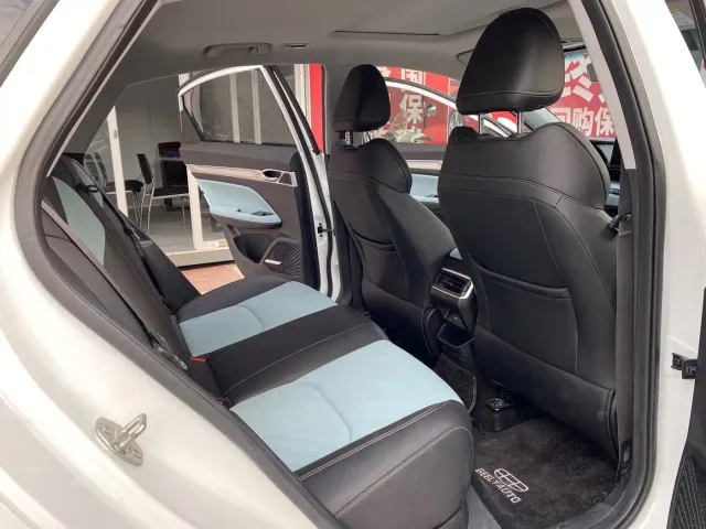 Geely Emgrand L — Фото автомобиля 12