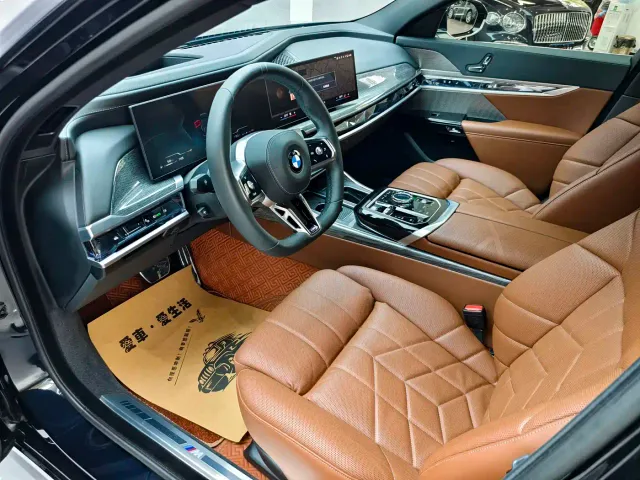 BMW 7 Series — Фото автомобиля 5