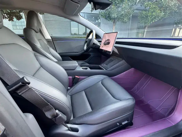 Tesla Model 3 — Фото автомобиля 9