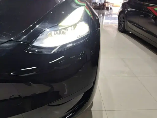 Tesla Model Y — Фото автомобиля 23