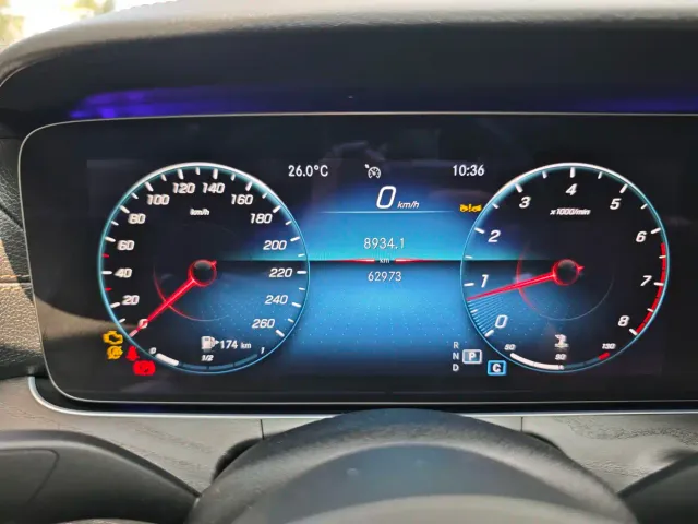 Mercedes-Benz E-Class — Фото автомобиля 11