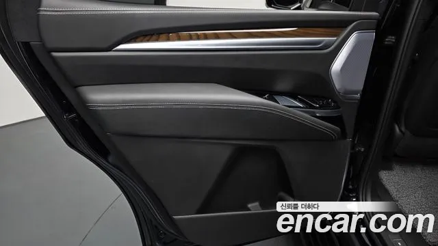 Cadillac Escalade 5th Gen — Фото автомобиля 14