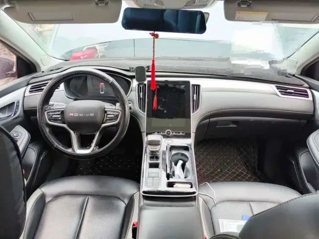 Roewe i6 MAX — Фото автомобиля 12