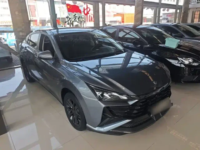 Dongfeng Yixuan — Фото автомобиля 3
