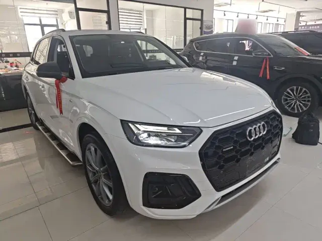 Audi Q5L — Фото автомобиля 3