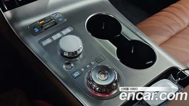 Genesis GV70 — Фото автомобиля 12