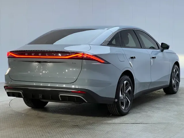 Geely Galaxy L6 — Фото автомобиля 22