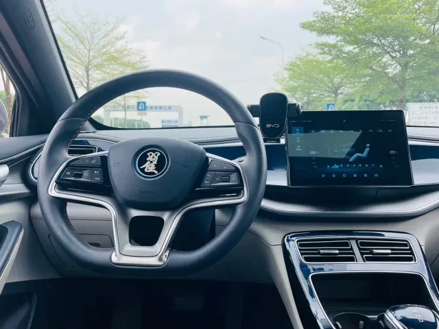 BYD Qin PLUS — Фото автомобиля 22