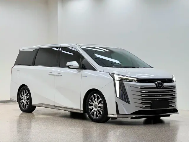 GAC Trumpchi E9 — Фото автомобиля 3