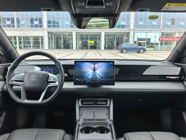 BYD Qin L — Фото автомобиля 10